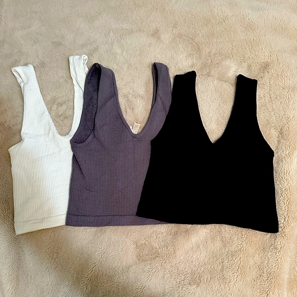 Lot of 3 crop tanks from Ashley Hitt boutique. Size s/m